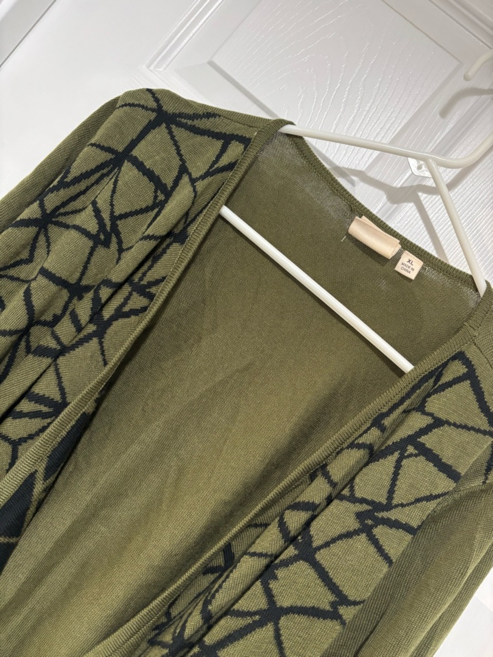 TRUTH + STYLE Olive Green Open-Front Cardigan with Black Geometric Print